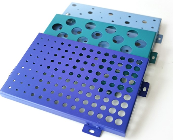 沖孔鋁單板為什么越來(lái)越受工程商的喜愛